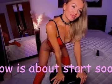 oliva_candy — Tease me with your tips - Hot Oil Show  - #milf #mature #mommy  #mistress  #latex