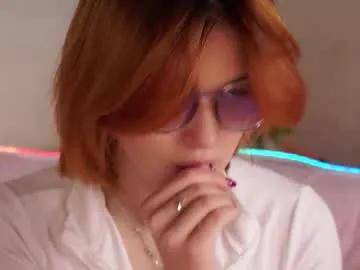 Freechat pebee on Chaturbate