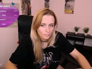 Freechat peppymia on Chaturbate