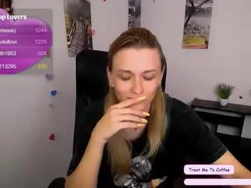 Freechat peppymia on Chaturbate