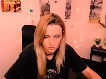 Freechat peppymia on Chaturbate