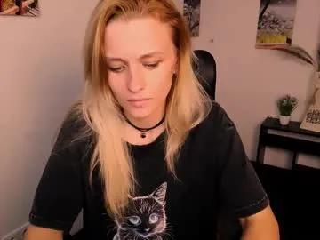 Freechat peppymia on Chaturbate