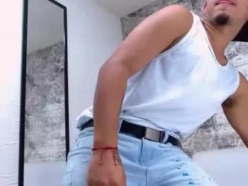 yeisonbrown — a new guy with playing wich ur hard cock inside!, see my cum! #new #young #bigdick #latin #cum [199 tokens remaining]