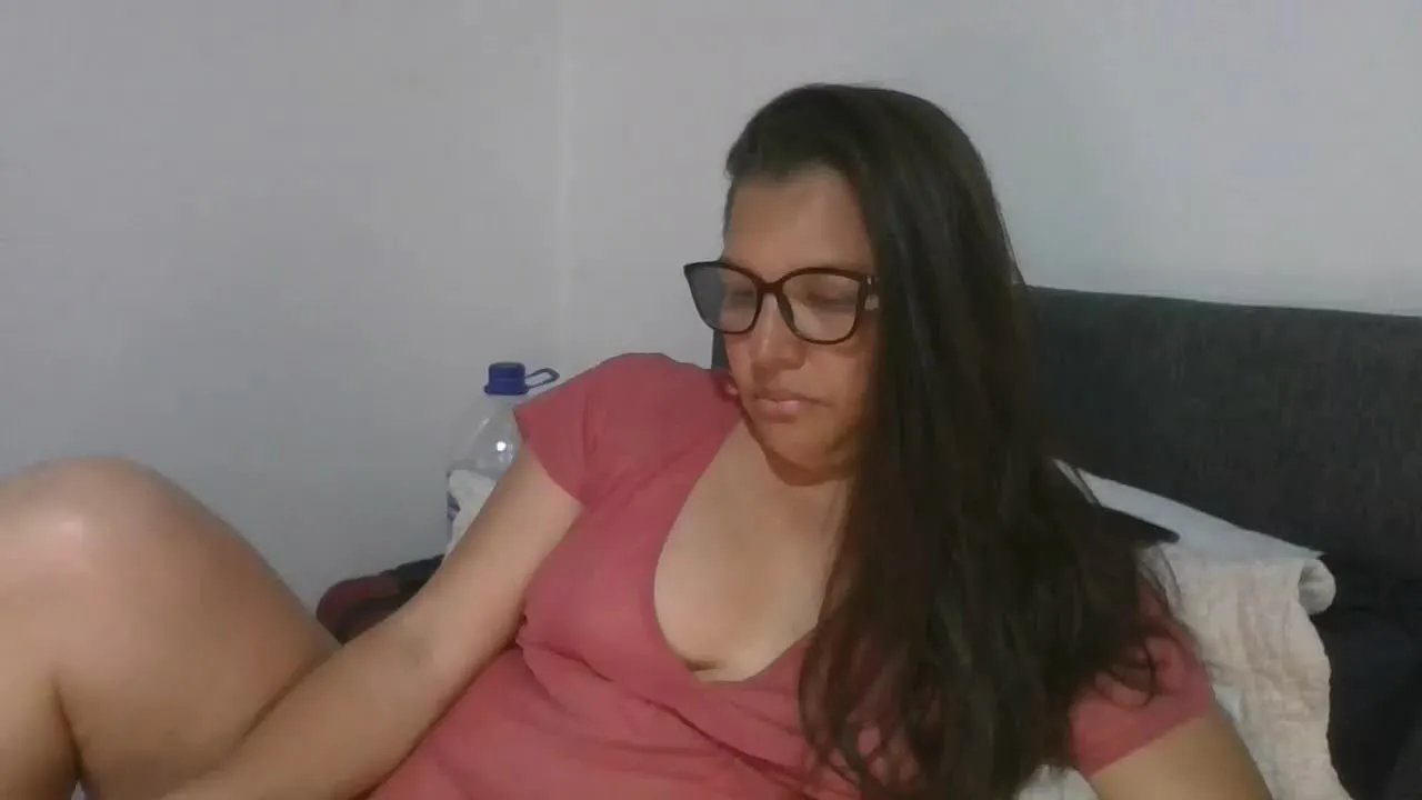 EstelaHot on Streamray 