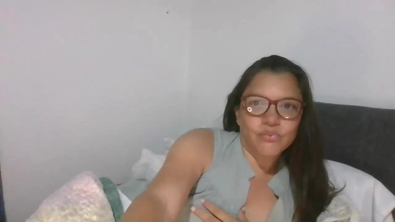 EstelaHot on Streamray 