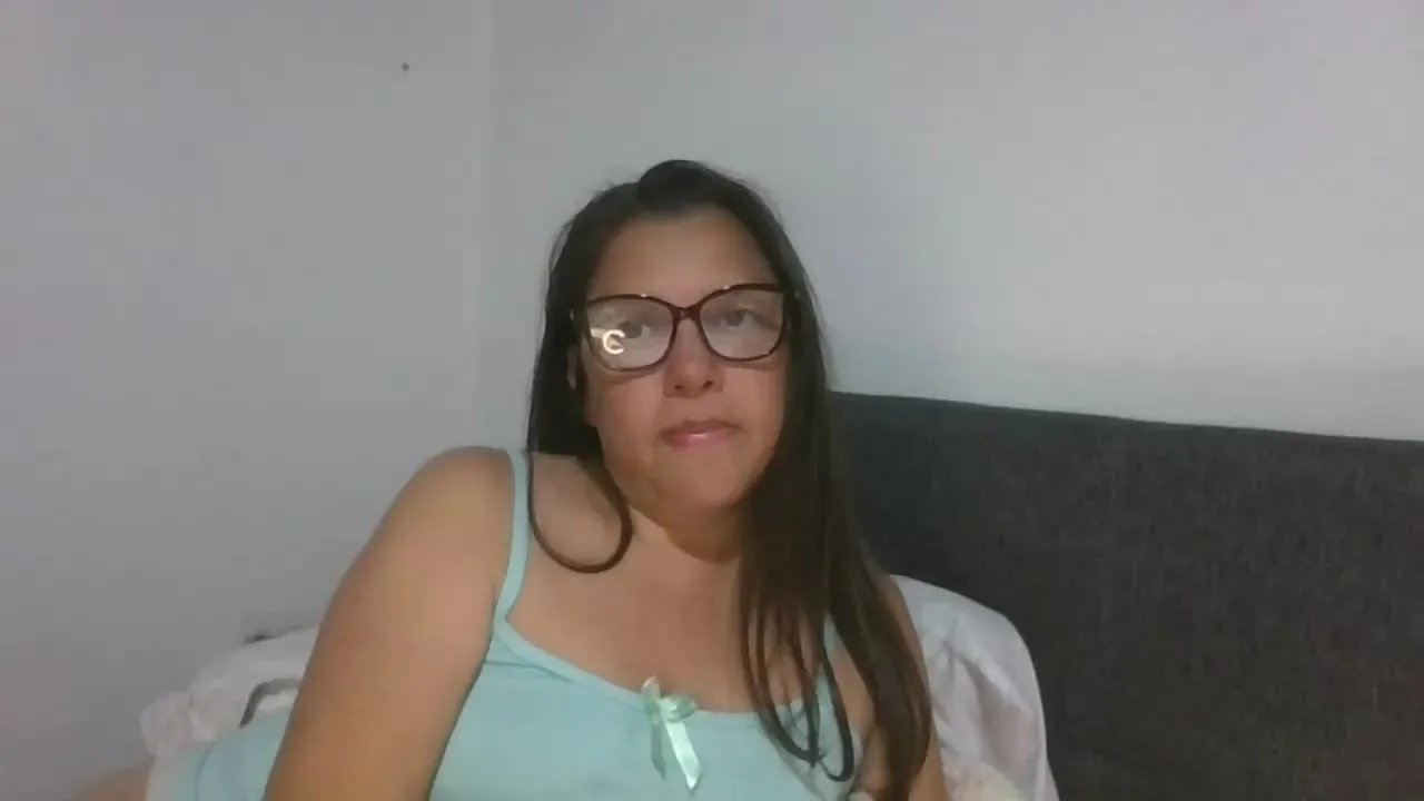 EstelaHot on Streamray 