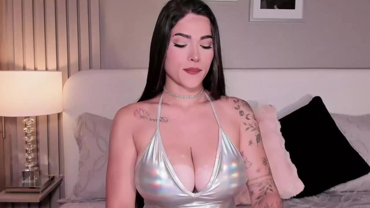 SelenaHarrison on Streamray 