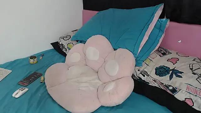 --Kenia on StripChat 