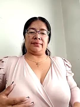 __valentina18 on StripChat 