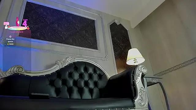 Freechat adelinemoretti on StripChat