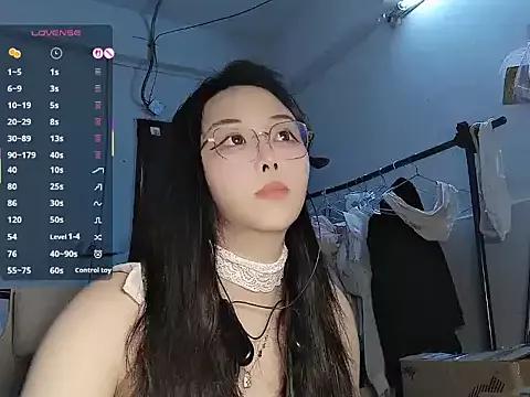 Freechat aimi-bb on StripChat