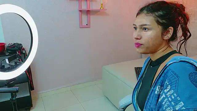 Annyeli on StripChat 