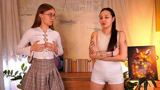 StripChat ArianaSweazy is Freechat ArianaSweazy — Georgia take off LInn's blouse