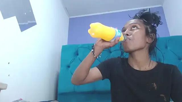 avaleri_cherry on StripChat 