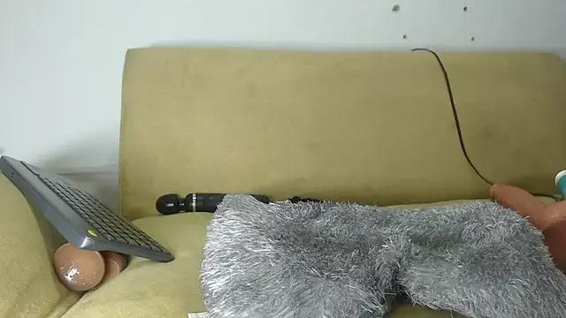 avaleri_cherry on StripChat 