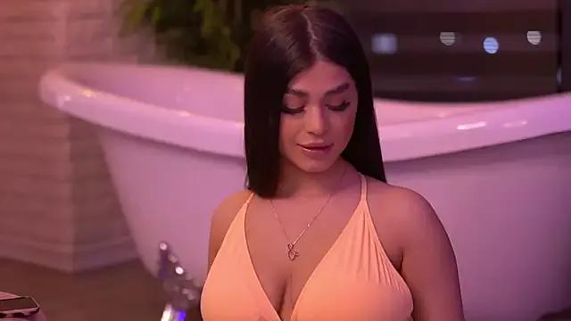 BellaNoirre on StripChat 