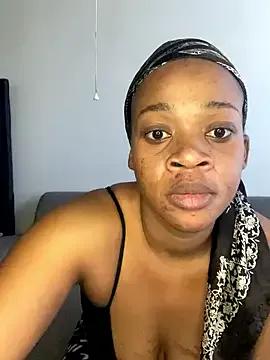 beverlyxxxx on StripChat 