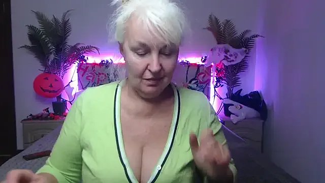 BlondyLeeBest on StripChat