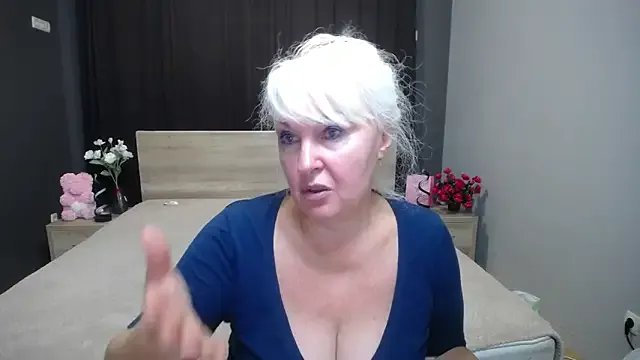 BlondyLeeBest on StripChat
