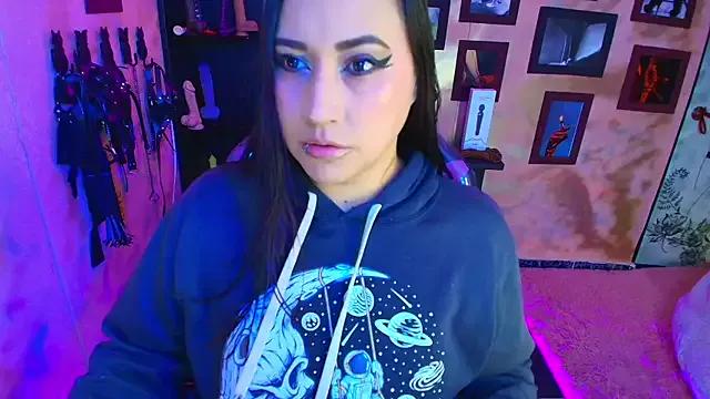 cherryy_bombshelll — show tits