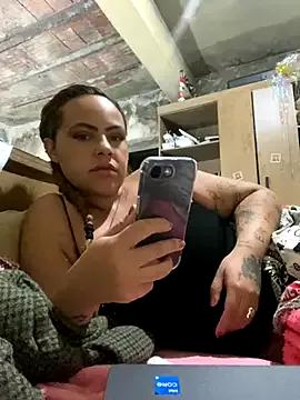 Group Chloe_Leaozinho on StripChat