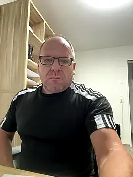 coupleLatinaLovers on StripChat