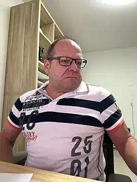 coupleLatinaLovers on StripChat