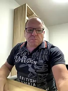 coupleLatinaLovers on StripChat