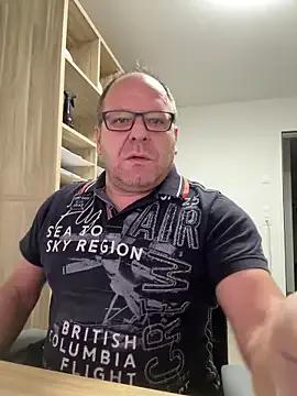 coupleLatinaLovers on StripChat