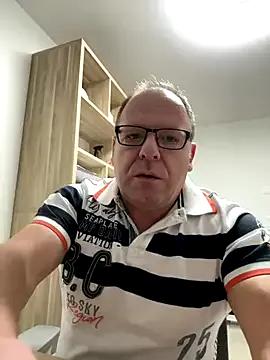 coupleLatinaLovers on StripChat