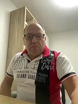 coupleLatinaLovers on StripChat