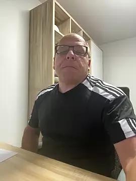 coupleLatinaLovers on StripChat