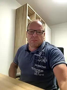 coupleLatinaLovers on StripChat