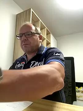 coupleLatinaLovers on StripChat