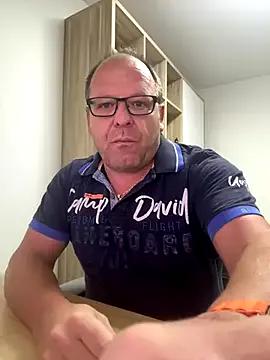 coupleLatinaLovers on StripChat