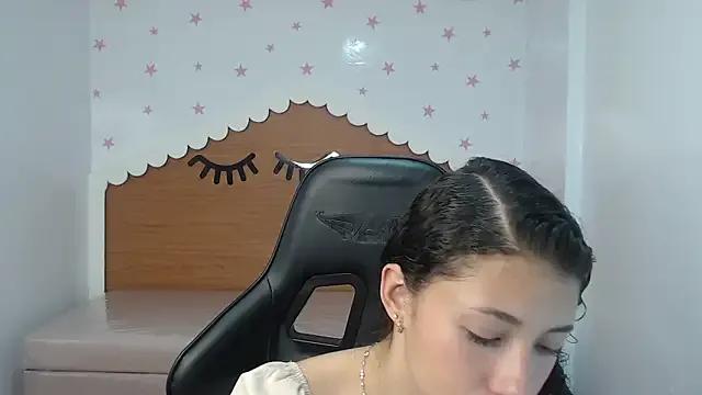 danatella_a on StripChat 