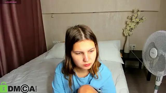 Elle_Ellise on StripChat 