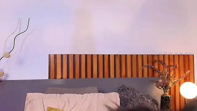 EmmaSaintt on StripChat 