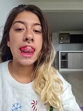StripChat Enyeld_ruru is Freechat Enyeld_ruru — Playing with Ryan's pussy.