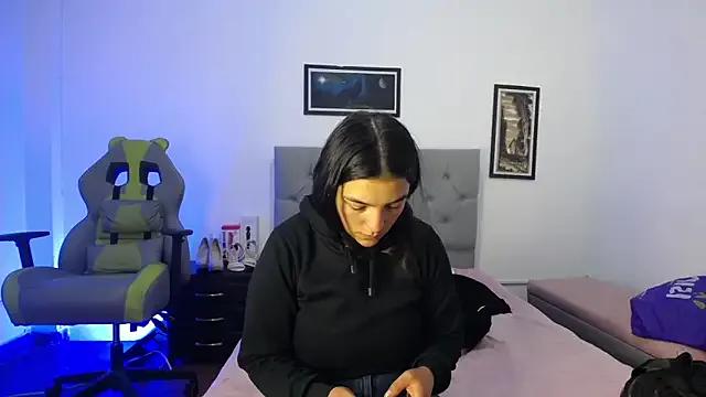 StripChat Esmeraldaa-  is Freechat  Esmeraldaa- — CONTROL OF TOY X 2 MIN