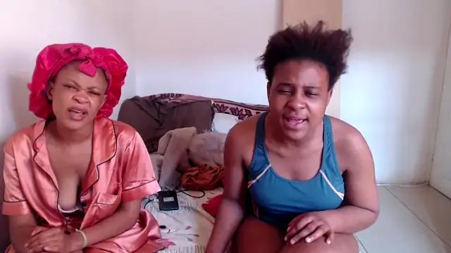 EssenceLovers on StripChat