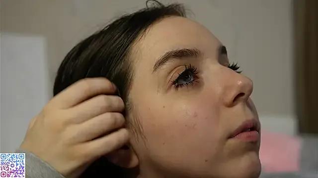 StripChat GenovesDi is Freechat GenovesDi — tease shorts