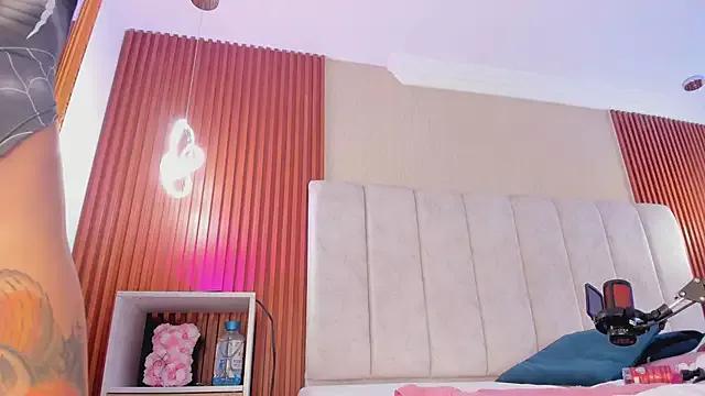 HannaRed_ on StripChat 