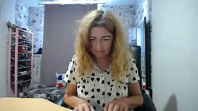 Freechat Helen1974 on StripChat