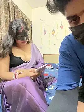 Freechat Horny_Riya_bHabhi on StripChat