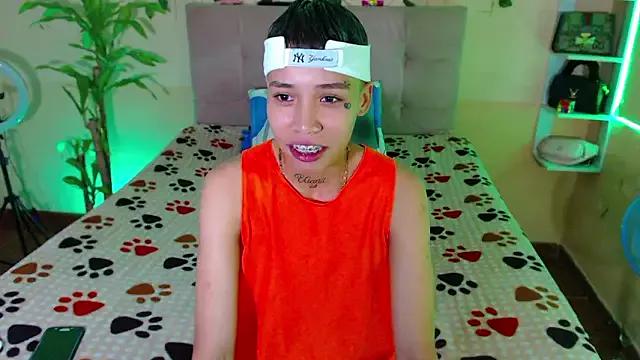 Jonesliam23 on StripChat