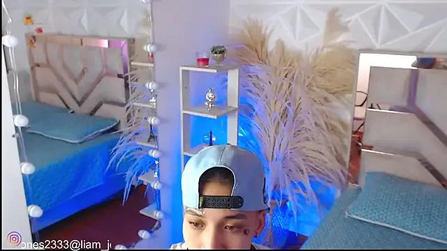 Jonesliam23 — Liam uses his new vibrator on her pussy