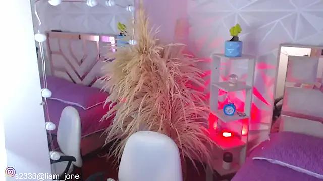 Jonesliam23 on StripChat