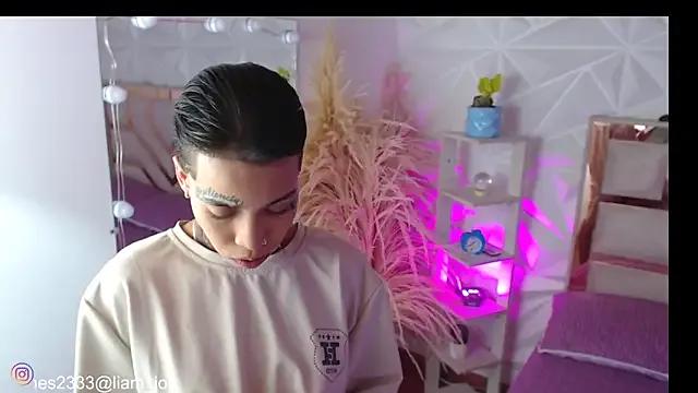 Jonesliam23 on StripChat