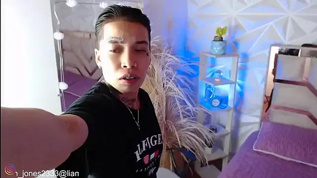 Jonesliam23 on StripChat